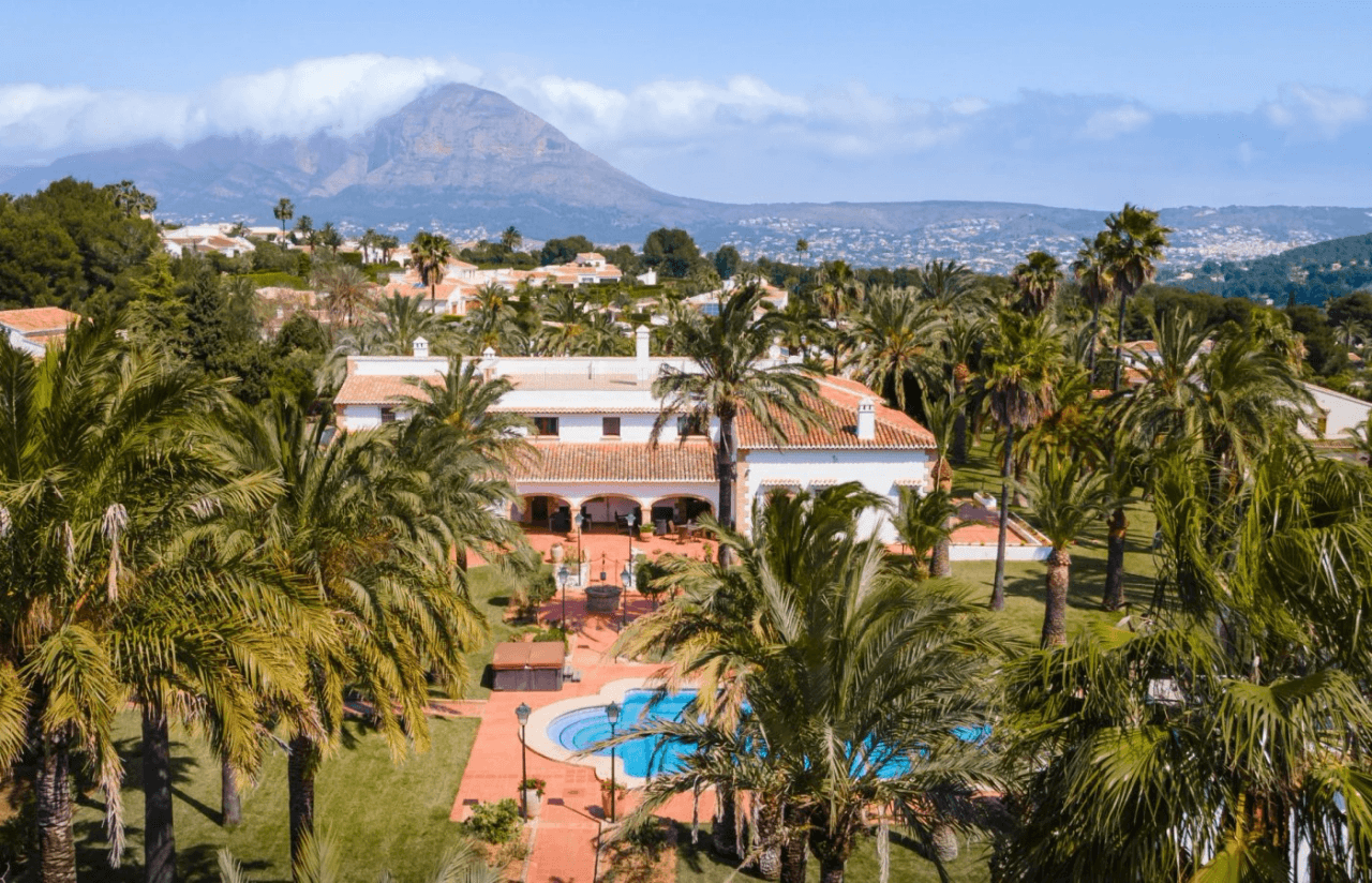 Grande villa avec maison d’hôtes à Jávea et terrain 5.835m2