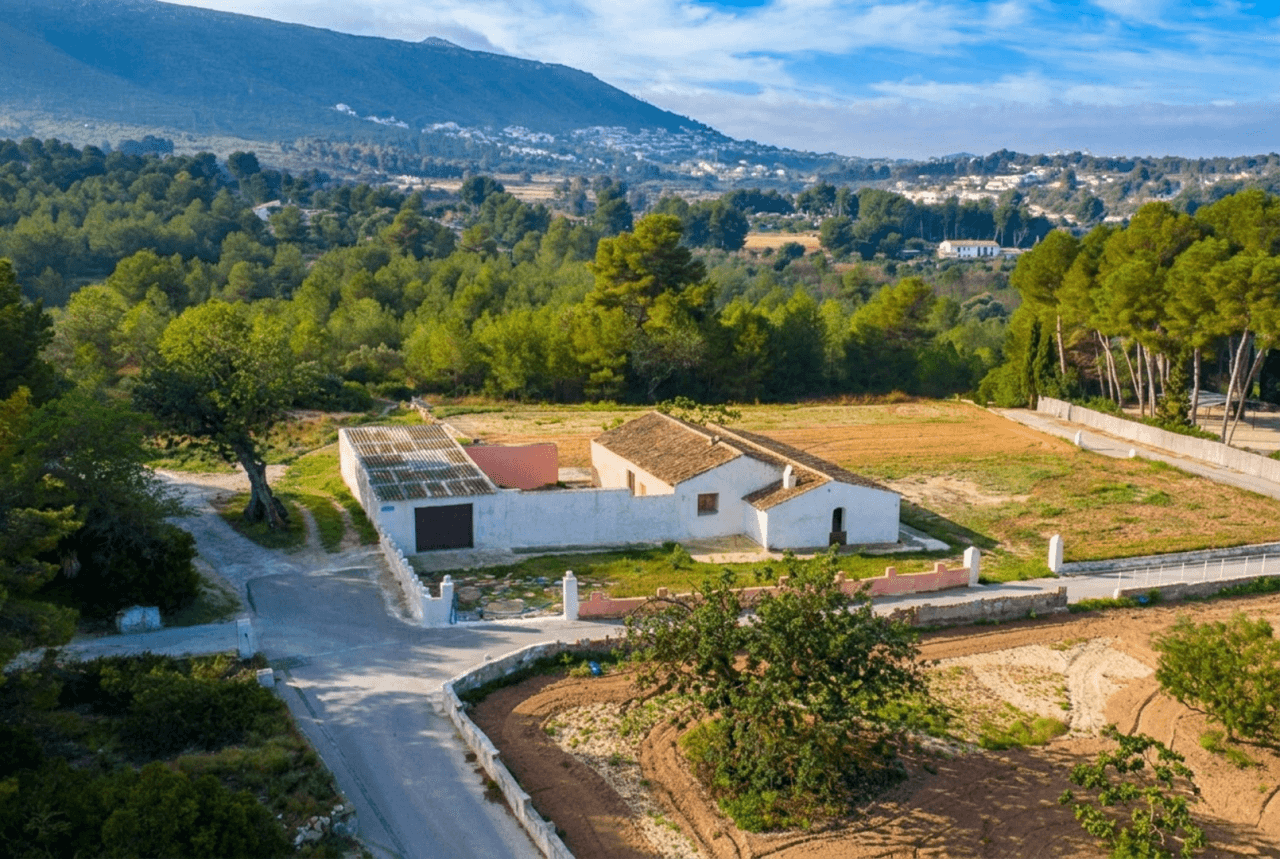 4628JAV Finca traditionnelle avec plusieurs parcelles à vendre à Pinosol-Las Laderas, Jávea