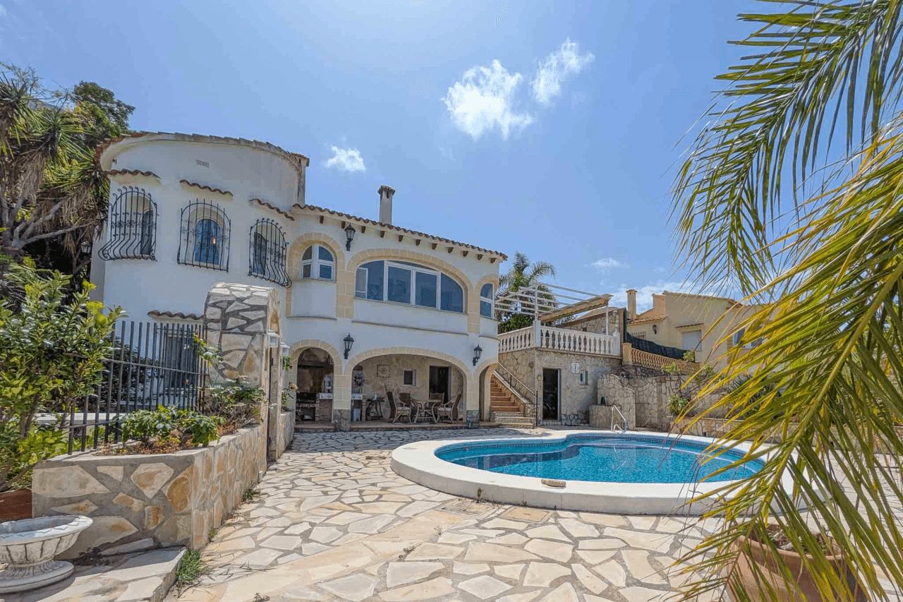 C4XY8333DEN Villa avec piscine et vue panoramique sur la mer à vendre à Denia.