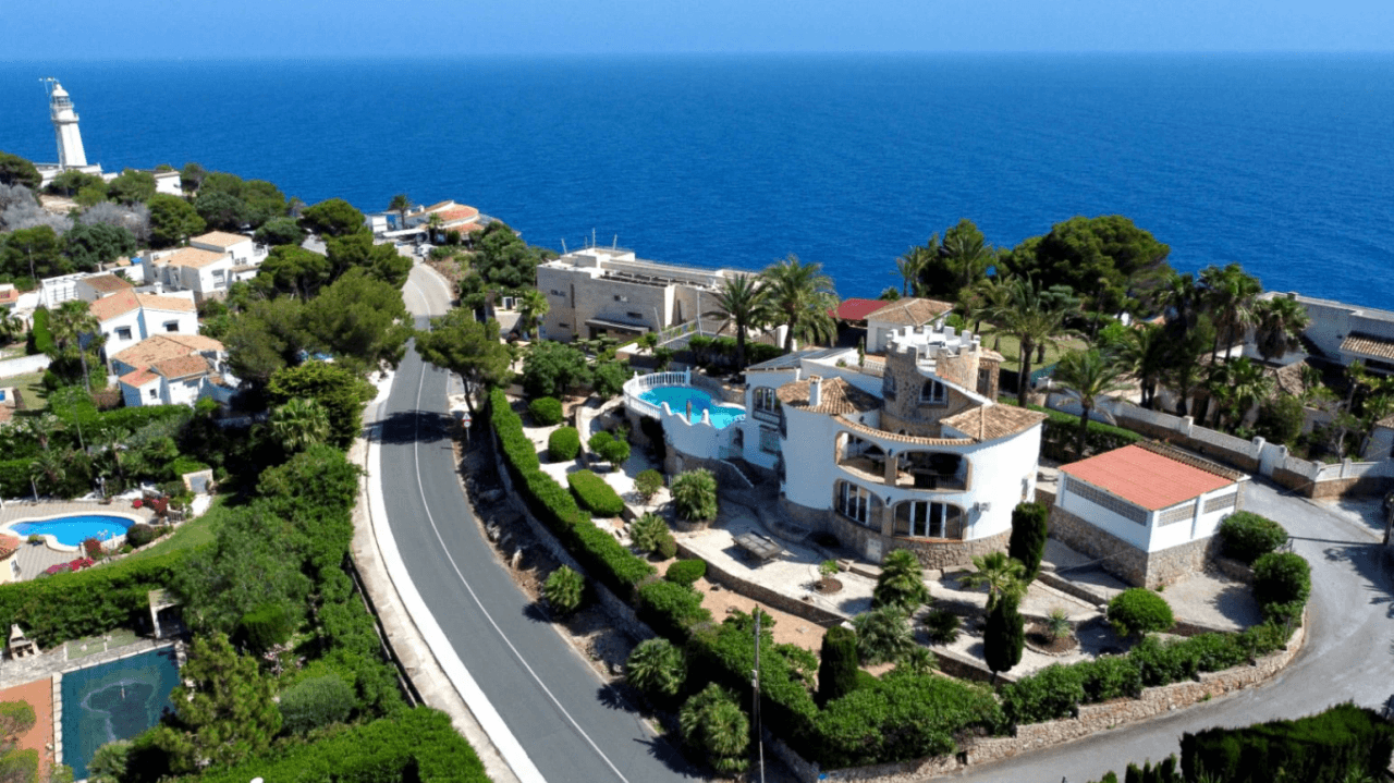 Propriété exceptionnelle dans une zone exclusive avec vue panoramique sur la mer.