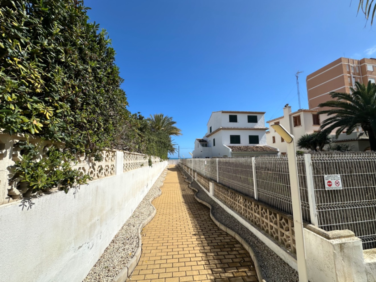 2-4YP9ON - Apartamento en Primera Línea de Playa en Montañar I, Jávea