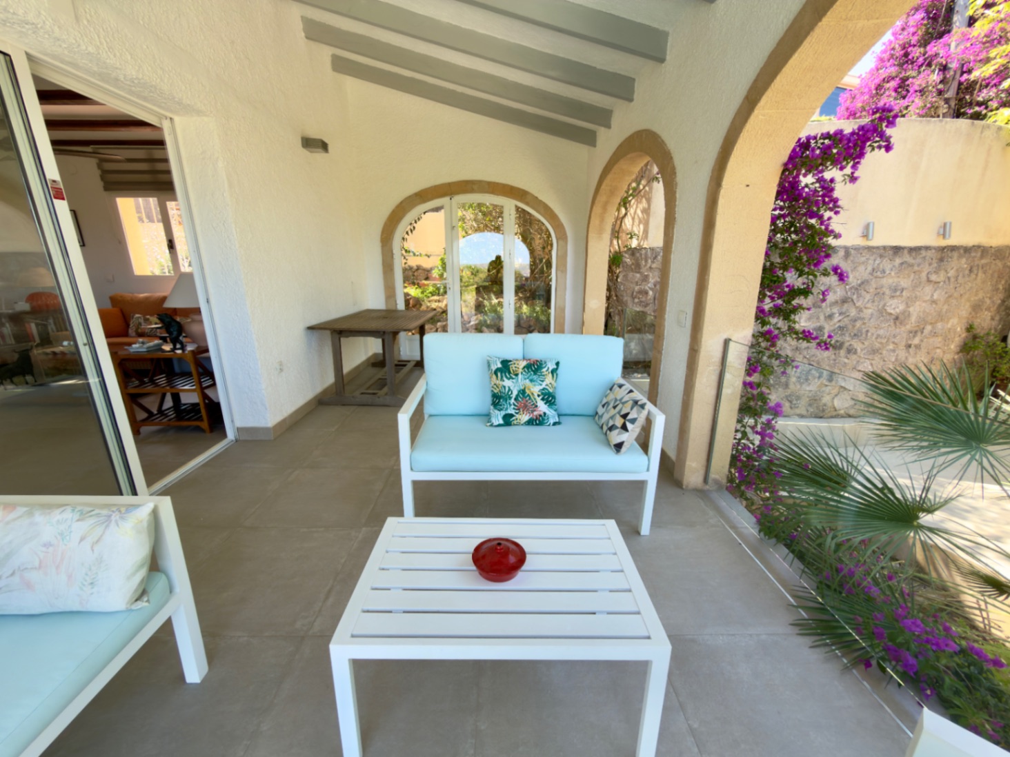 Espectacular Chalet Independiente en Jávea con Vistas al Mar y Montgó